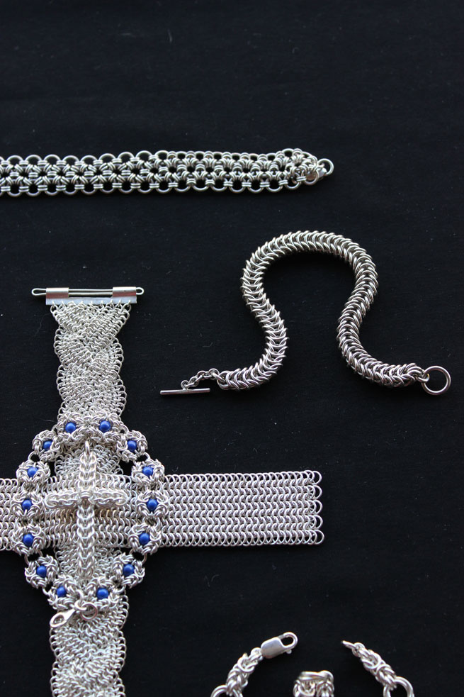 Chainmaille models in cross e4