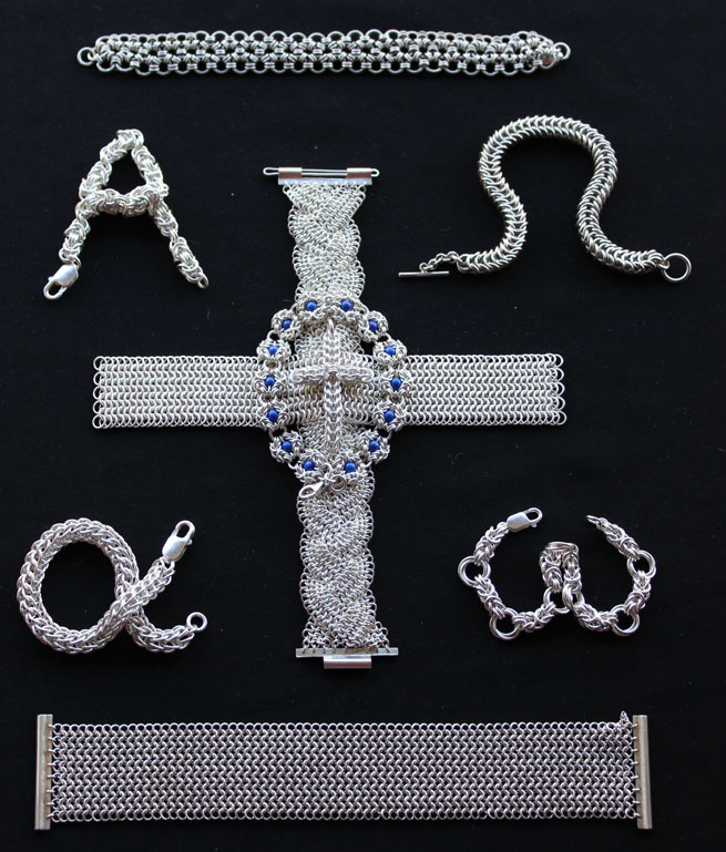 Chainmaille models in cross u1
