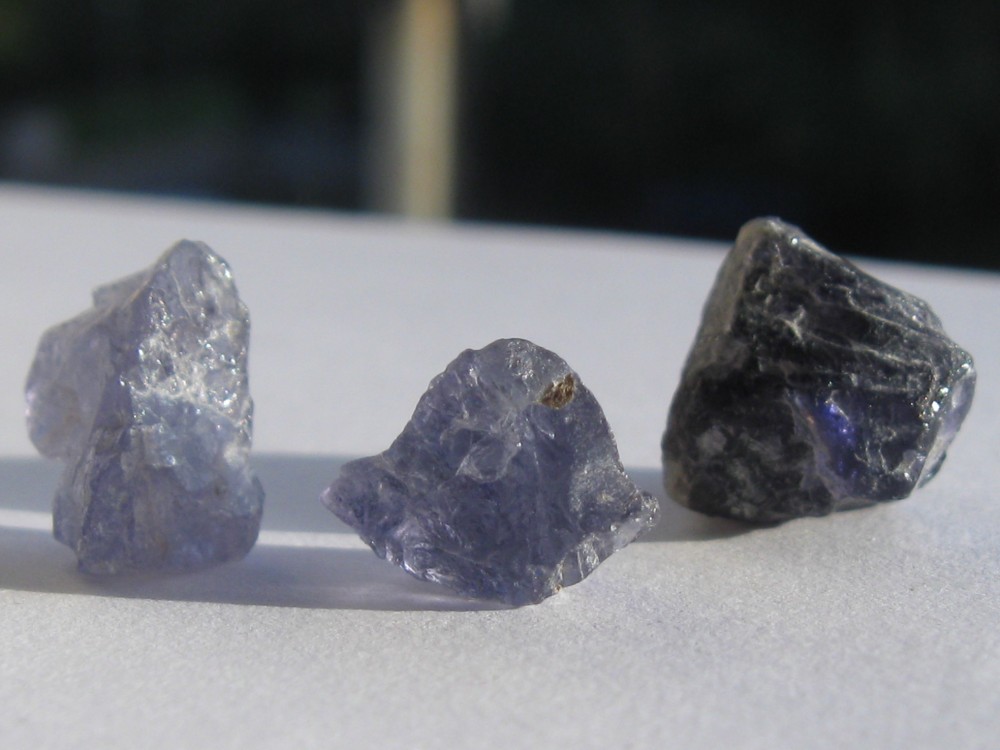 Iolite stones
